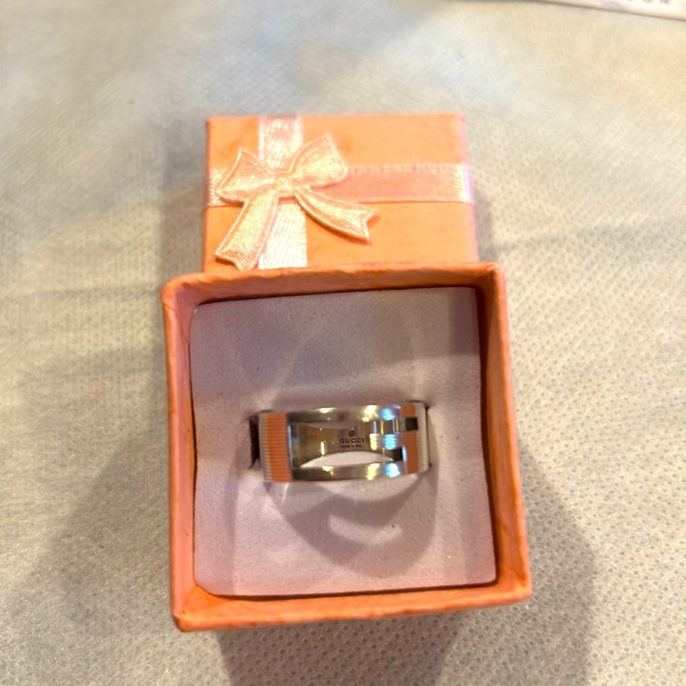 GUCCI ESTATE RING SIZE 6 STERLING SILVER 8 mm G33